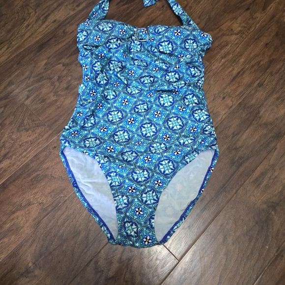 SPANX Love Your ASSETS By Sara Blakey One Piece Swimsuit -size m. - Picture 5 of 13